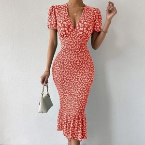 Ditsy Floral Print Ruffle Hem Shirred Dress in Red